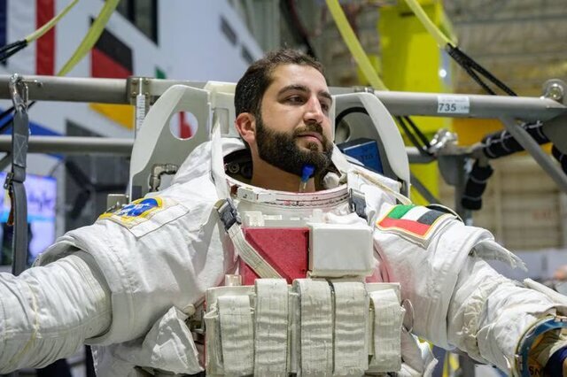 اولین زن فضانورد اماراتی برای اعزام به ماموریت فضایی آماده می‌شود + تصاویر