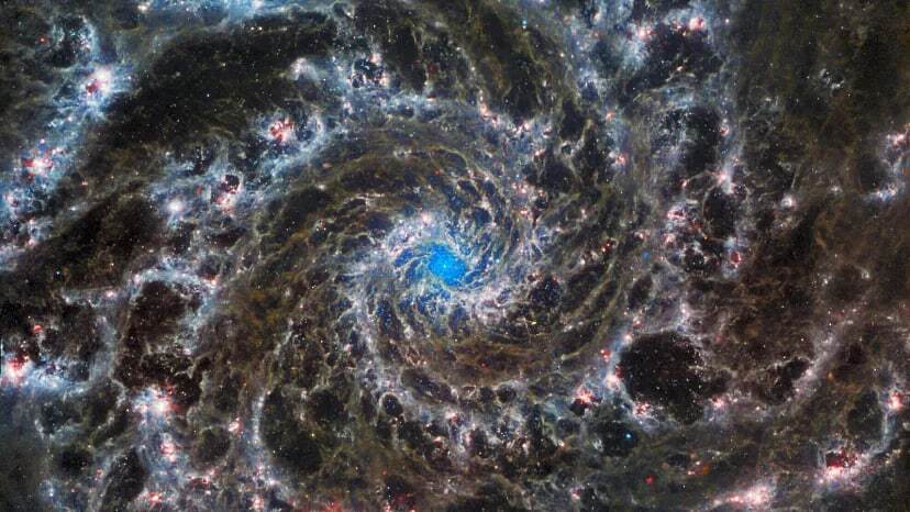 تلسکوپ شاهکار بشر؛ جیمز وب در دو سالی که آینه‌هایش را گشود ما را تا کجای کیهان برد و چه آموخت؟ + عکس