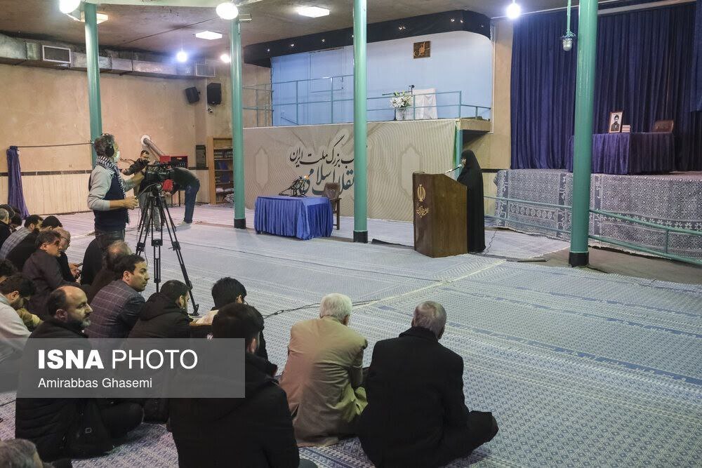 تصاویری از جلسه سخنرانی سعید جلیلی در حسینیه جماران: حضور پرتعداد دوربین‌ها و تعداد اندک حضار! + عکس