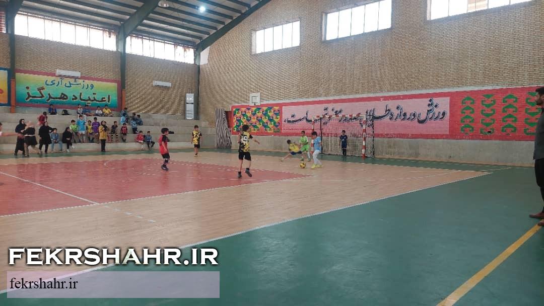 به مناسبت هفته استکبار ستیزی و روز دانش آموز، در جزیره خارگ برگزار شد