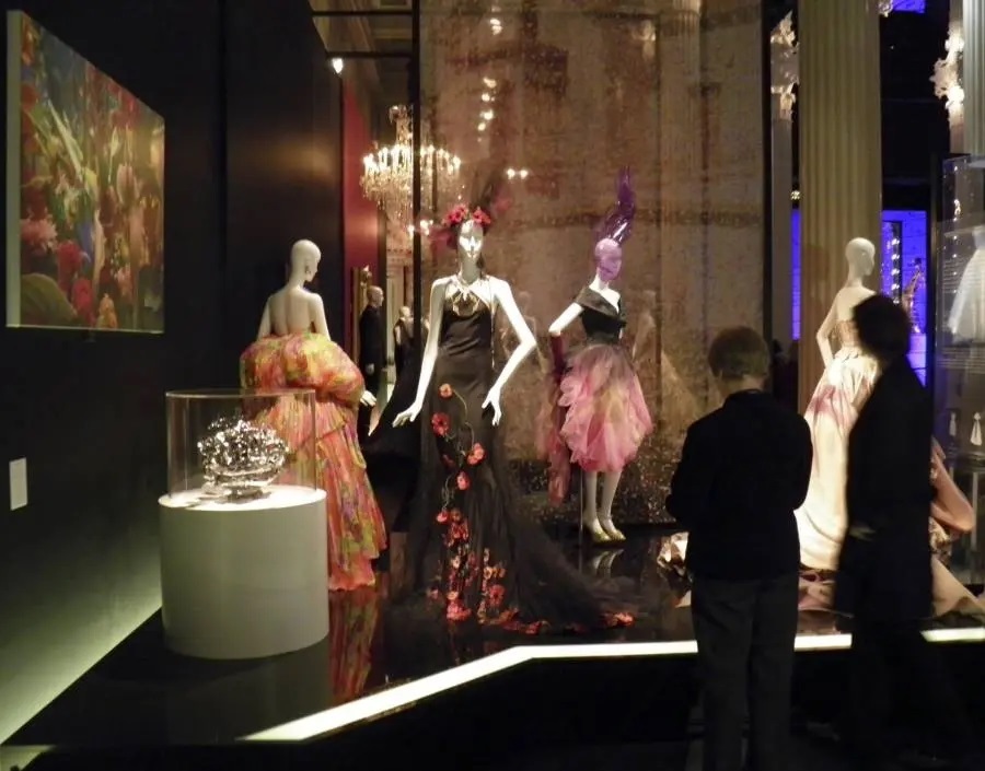 سفر ثروتمندان روس به دبی و ترکیه برای خرید لوکس سفر ثروتمندان روس به دبی و ترکیه برای خرید لوکس