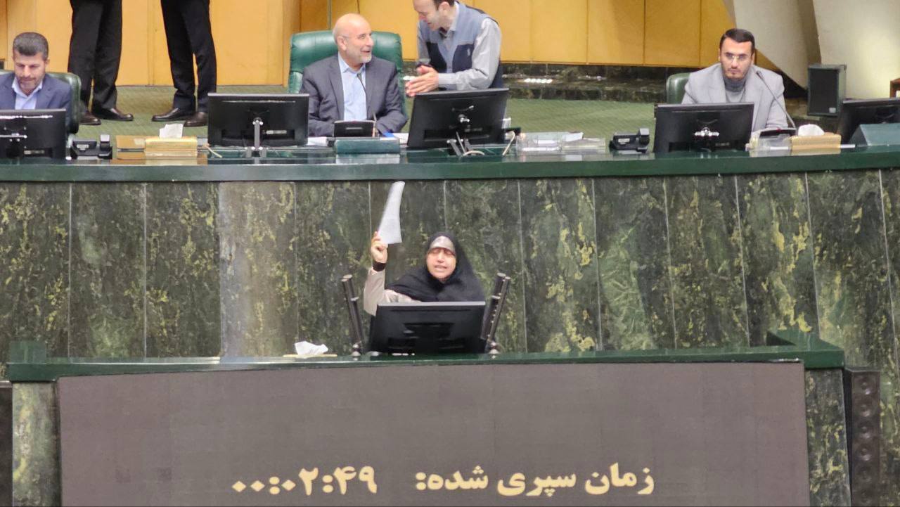 جلسه استیضاح همتی، وزیر اقتصادی و دارایی / سخنان نمایندگان مخالف و موافق