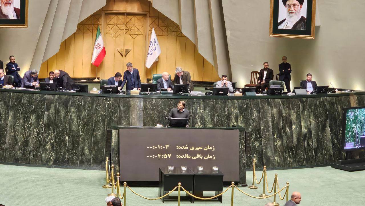 جلسه استیضاح همتی، وزیر اقتصادی و دارایی / سخنان نمایندگان مخالف و موافق