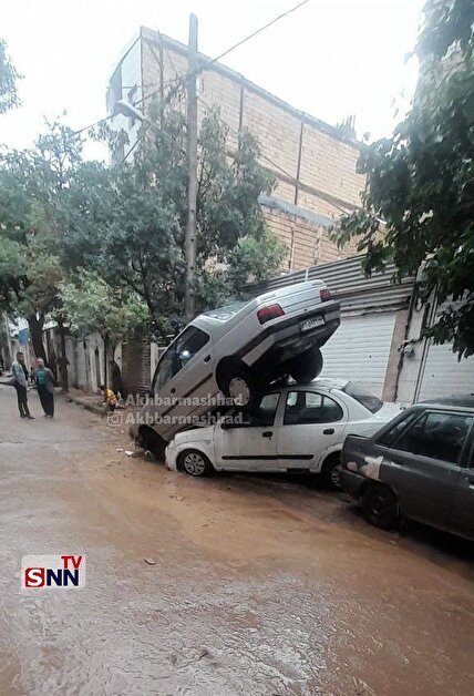 تصاویر: وضعیت خودرو‌های خسارت دیده در سیل شمال مشهد