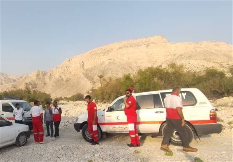 نجات کوهنورد سقوط‌ کرده به دره در عسلویه + تصاویر