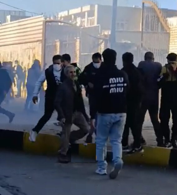 حمله به فرمانداری فسا در استان فارس (+ عکس) / دادگستری فسا: ۴ مهاجم بازداشت و ۳ مامور زخمی شدند