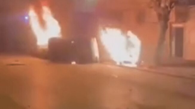 فارس: ۳ کشته و ۱۷ زخمی در حمله به مقر پلیس در ازنای لرستان/کشته شدن ۲ نفر در تجمع امروز لردگان / آتش زدن دفتر یک امام جمعه/شهادت یک بسیجی در ناآرامی‌های کوهدشت لرستان (+عکس) / اطلاعیه سپاه: ۱۳ بسیجی زخمی شدند/ دادستان کوهدشت: ۲۰ نفر در جریان اغتشاشات دیشب بازداشت شدند