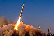 فارس: آزمایش موشکی در خرم‌آباد، مهاباد، اصفهان، تهران و مشهد / صداوسیما: صحت ندارد؛ رد سفید در آسمان خط عبور هواپیما در ارتفاع بالاست