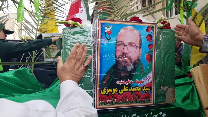 تشییع پیکر نخستین شهید ناآرامی های اخیر استان بوشهر + جزییات و تصاویر