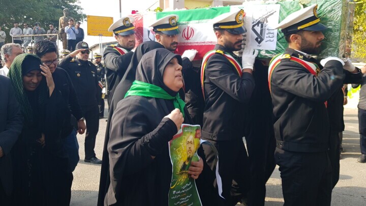 تشییع پیکر نخستین شهید ناآرامی های اخیر استان بوشهر + جزییات و تصاویر