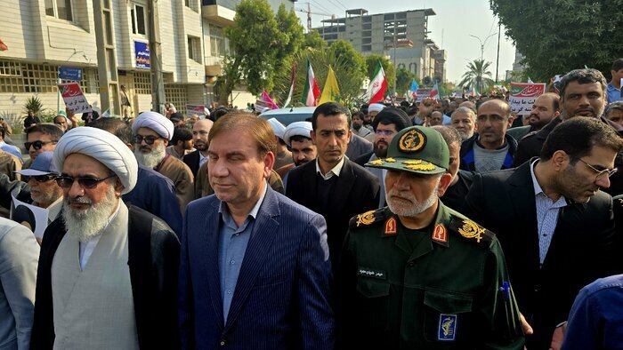 تشییع پیکر نخستین شهید ناآرامی های اخیر استان بوشهر + جزییات و تصاویر