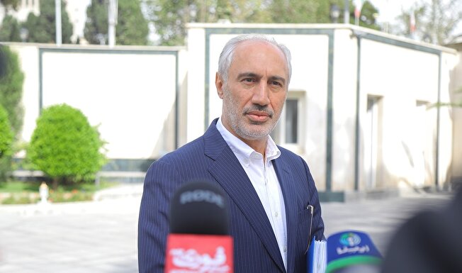 رییس سازمان برنامه و بودجه: ممکن است نهادی در مقطعی از زمان ضرورت داشته باشد، اما امروز که کشور در تنگنای معیشتی قرار دارد، آیا ادامه حیات چنین نهادی همچنان ضروری است؟ + فیلم