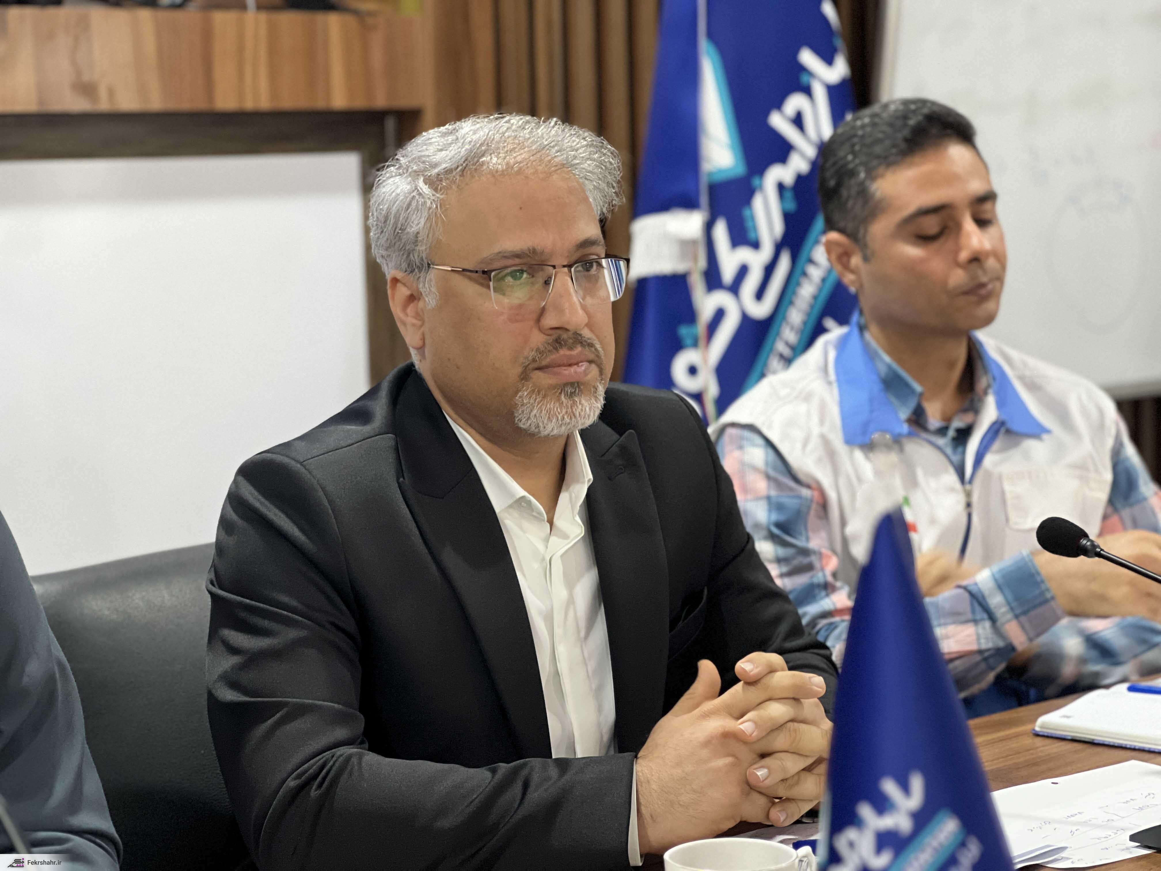 کشتارگاه صنعتی قرار نیست معیشت قصابان را به خطر بیندازد/ در مصوبه استانداری، مالک کشتارگاه صنعتی موظف شد در پی تعطیلی کشتارگاه سنتی، افزایش قیمتی برای مصرف‌کننده اتفاق نیفتد/ در برخی کشتارگاه های سنتی، گاو ماده با چند شکم زایش را به جای گاو نر و جوان کشتار می‌کنند/ ارسال ٣٩ مورد کشتار با بیماری به مراجع قضایی استان بوشهر