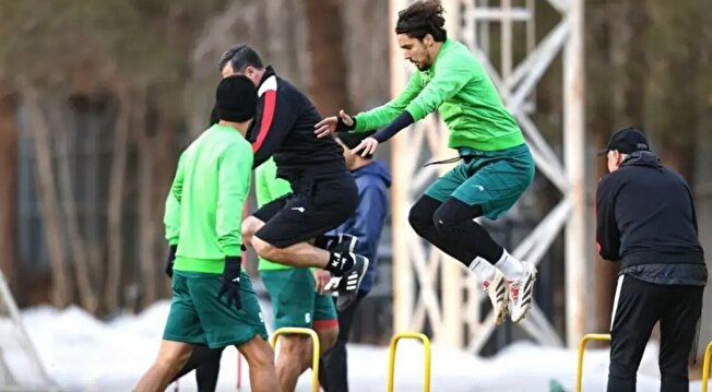 پرسپولیس به بازیکنانش اینترنت داد!