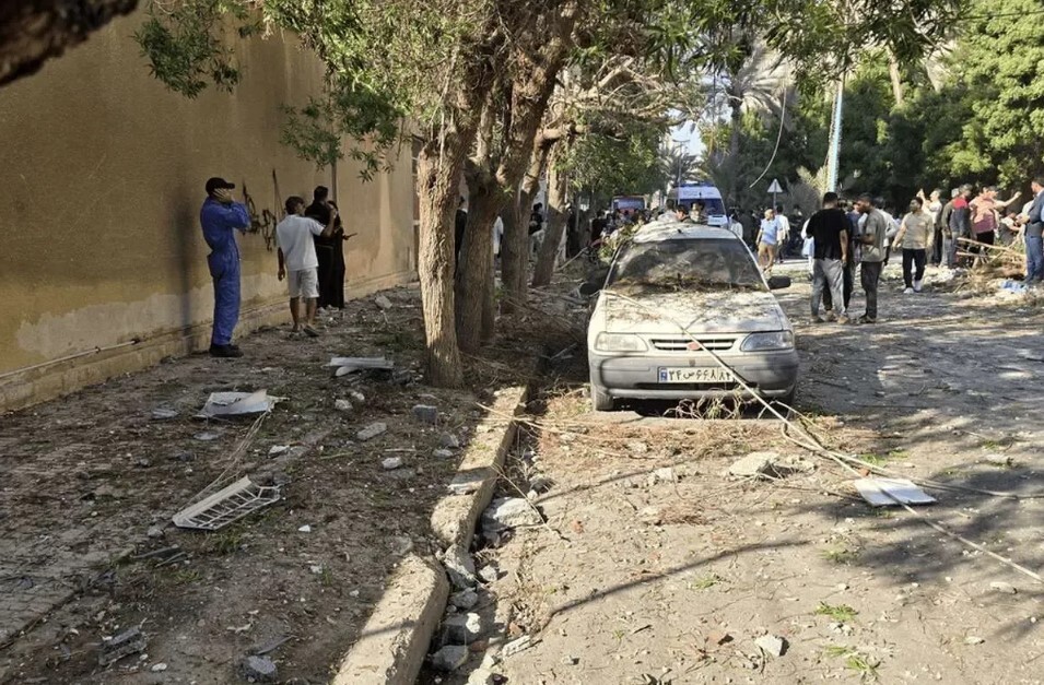 انفجار مهیب منزل مسکونی در بندر عباس/ علت نامعلوم و در دست بررسی / تکذیب ترور فرمانده نیروی دریایی سپاه/ ۱۴ مصدوم، ۱ فوتی + تصاویر (عکس و فیلم)