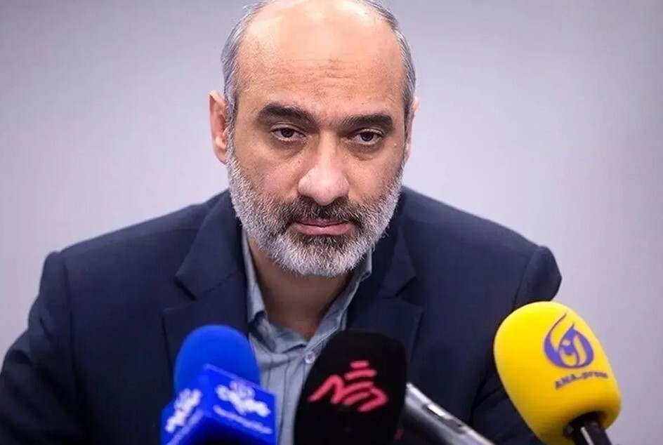 شوخی با پیکر جان‌باختگان روی آنتن رسمی صداوسیما (فیلم)/ مدیر شبکه افق برکنار شد / توقف برنامه «خط‌خطی»/ رئیس بسیج صدا و سیما سرپرست شبکه افق شد