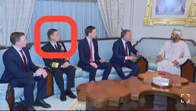 چرا ترامپ، فرمانده سنت‌کام را به مذاکرات با عراقچی فرستاده بود؟ / تیم رئیس‌جمهور آمریکا از مقام‌های عالی نظامی برای هدایت چانه‌زنی‌های ژئوپولیتیکی پیچیده استفاده می‌کند / اخراج ۱۵۰ نیروی شورای امنیت ملی، مسیر را برای ژنرال‌ها باز کرده