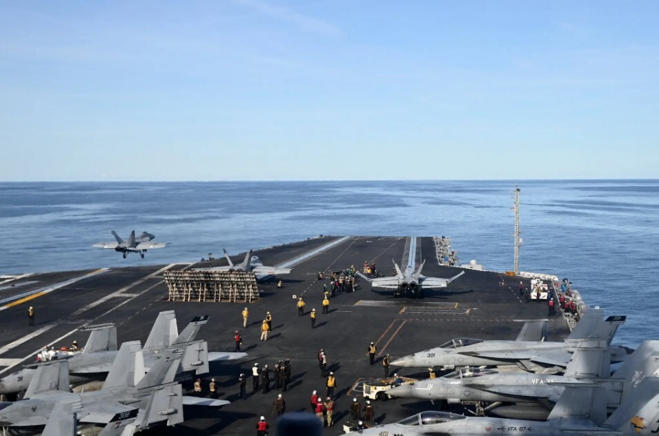 واکنش مقام نظامی آمریکا به سخن رهبری در مورد غرق کردن ناو / نیویورک تایمز: ناو جرالد فورد در سواحل اسرائیل مستقر می‌شود