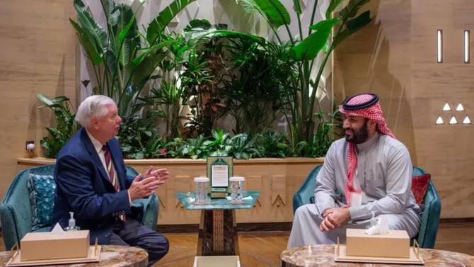 اکسیوس: نگرانی لیندسی گراهام از مخالفت مشاوران ترامپ با حمله به ایران