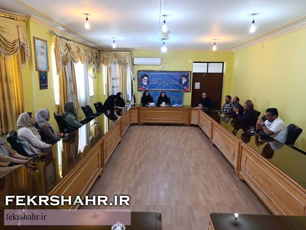 گزارش اختصاصی «فکرشهر» از نشست هم‌اندیشی آموزش و پرورش و اولیای دانش موزآن در خارگ: چرخه اشتباهی که هر بار در خارگ تکرار می شود/ اولیای دانش آموزان چه گفتند؟ + تصاویر