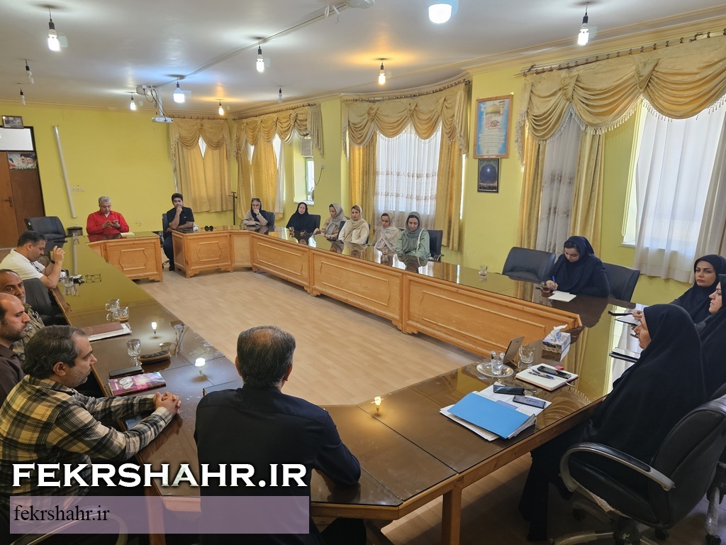 گزارش اختصاصی «فکرشهر» از نشست هم‌اندیشی آموزش و پرورش و اولیای دانش موزآن در خارگ: چرخه اشتباهی که هر بار در خارگ تکرار می شود/ اولیای دانش آموزان چه گفتند؟ + تصاویر