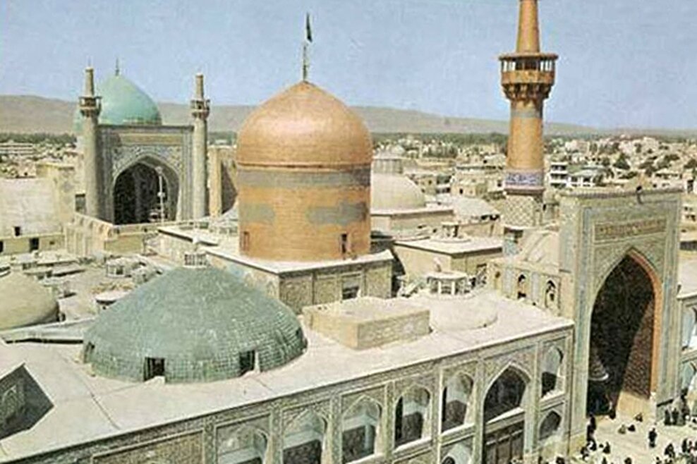 ببینید / فیلمی رنگی شده از حرم امام رضا (ع) در سال ۱۳۱۸