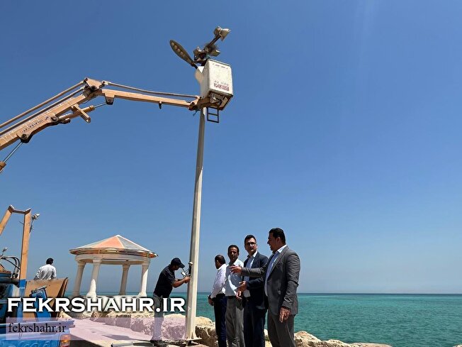 خرید و نصب پرژکتورهای جدید و بازسازی و تعویض تاب پارک ساحلی خارگ + عکس