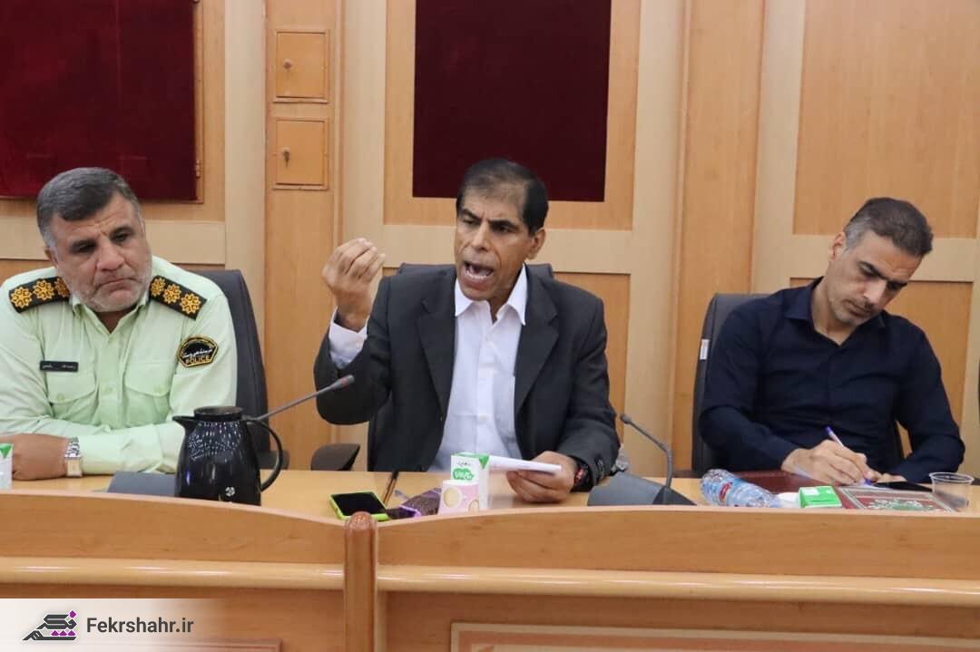 فرماندار دشتستان: بیش از ۳۰ مدرسه تخریبی در شهرستان نیاز به نوسازی دارد/ می‌توان از ظرفیت پرداخت مالیات بر ارزش افزوده افراد با هماهنگی با آنها در زمینه احداث فضای آموزشی استفاده کرد + تصاویر