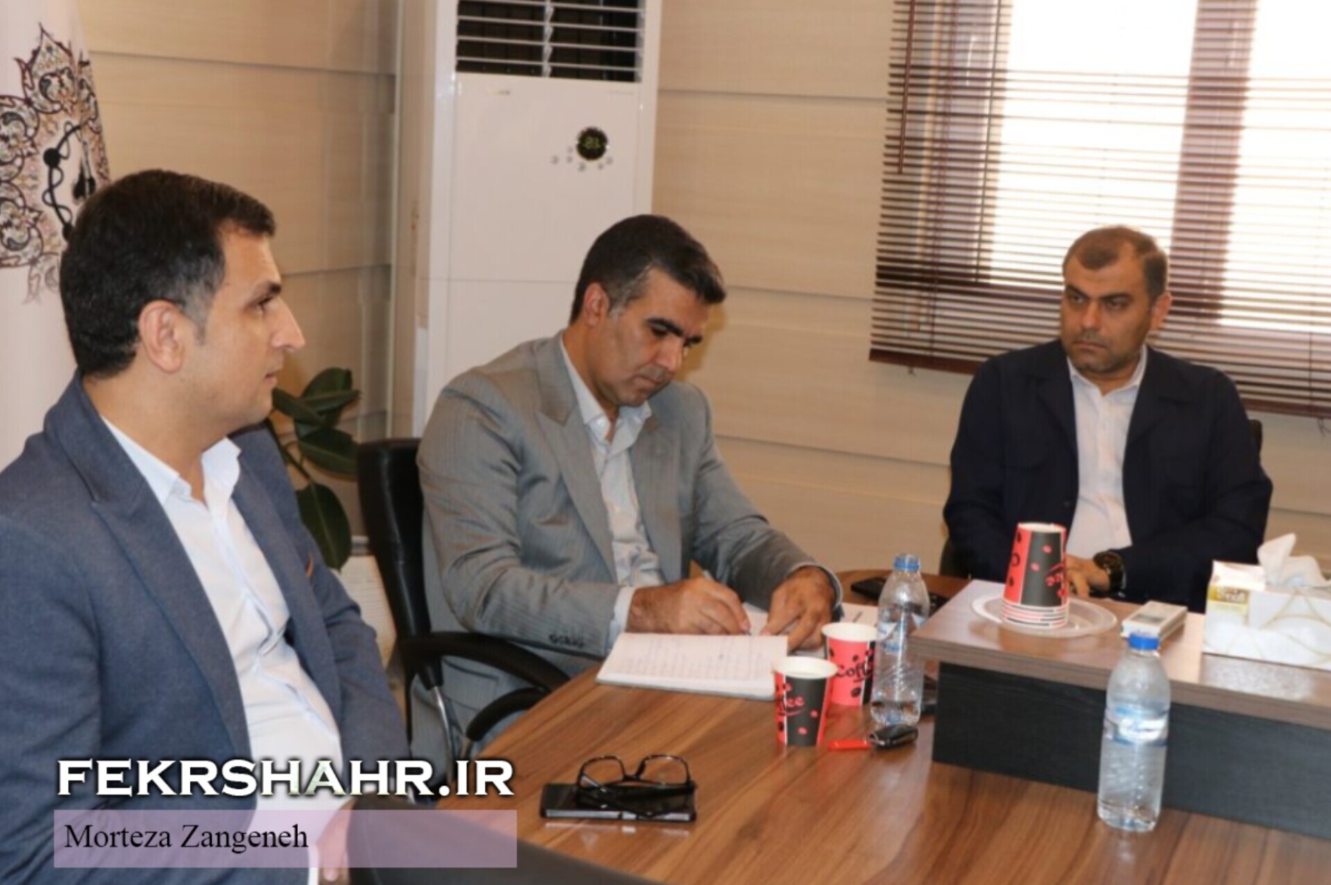 فکرشهر: نخستین نشست شورای اداری شهرداری خارگ با رویکرد واقع بینانه و مردم‌محور برگزار شد