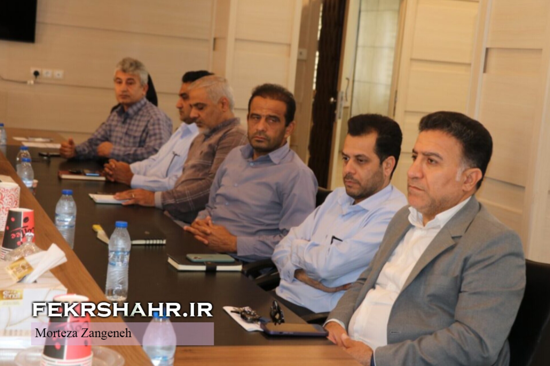فکرشهر: نخستین نشست شورای اداری شهرداری خارگ با رویکرد واقع بینانه و مردم‌محور برگزار شد