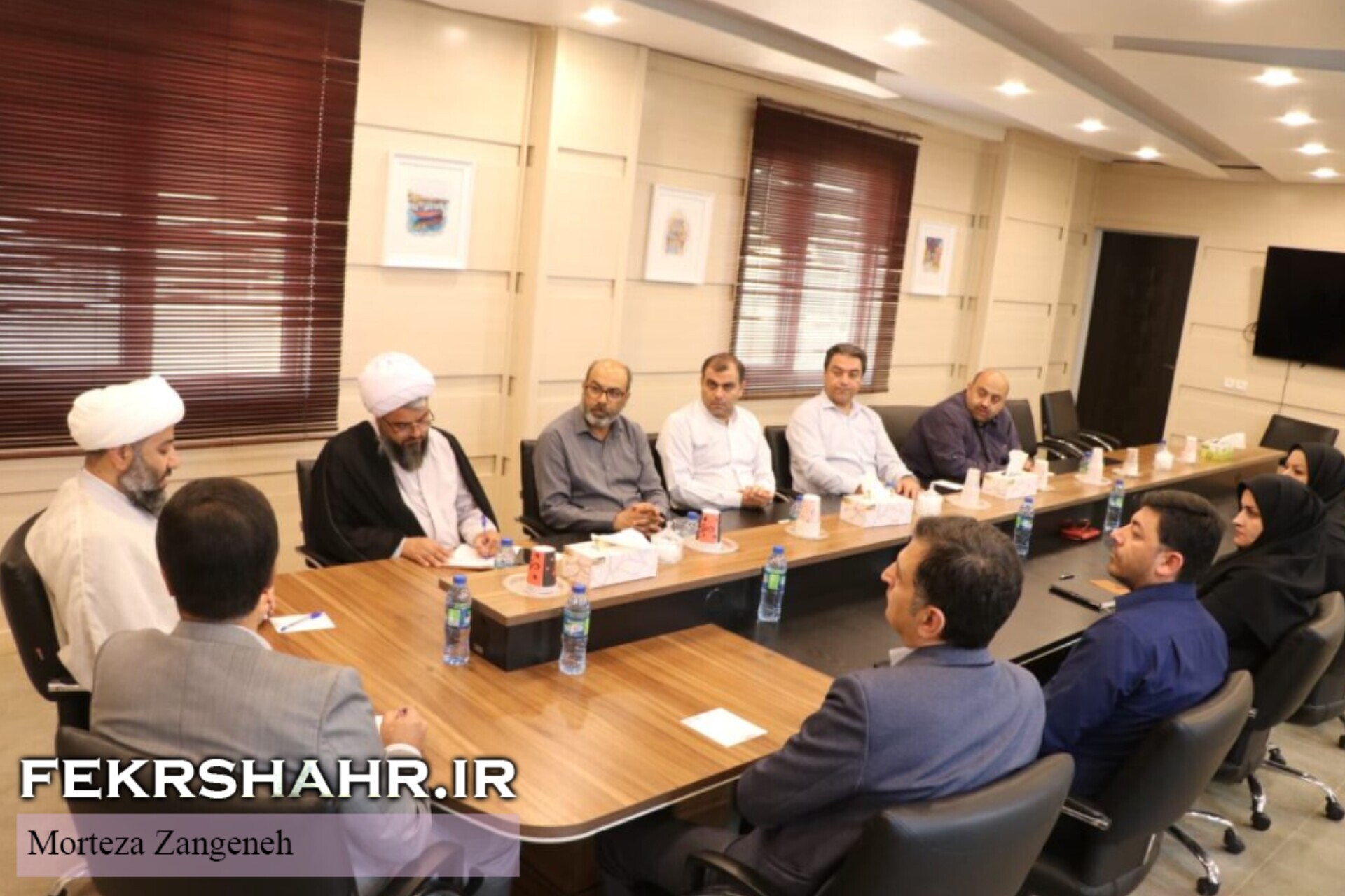 فکرشهر:نشست فرهنگی گرامیداشت دهه امامت و ولایت با حضور رئیس شورای فرهنگ عمومی خارگ برگزار شد