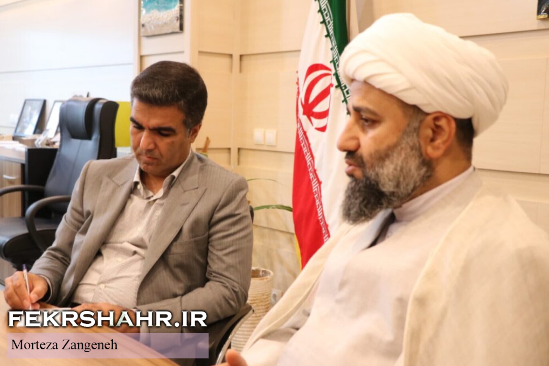 نشست فرهنگی گرامیداشت دهه امامت و ولایت با حضور رئیس شورای فرهنگ عمومی خارگ برگزار شد + تصاویر