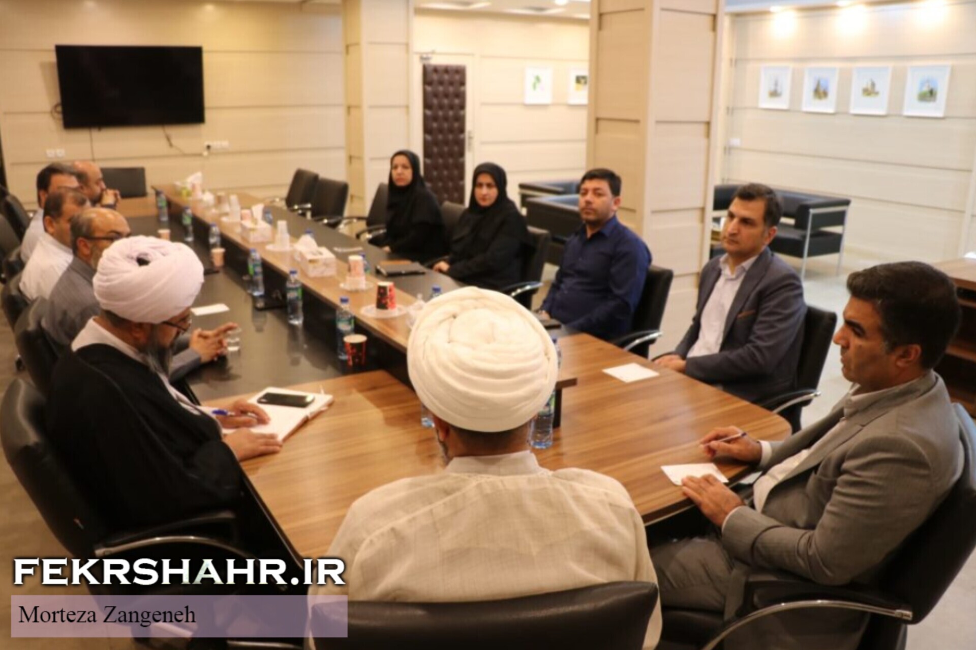 فکرشهر:نشست فرهنگی گرامیداشت دهه امامت و ولایت با حضور رئیس شورای فرهنگ عمومی خارگ برگزار شد