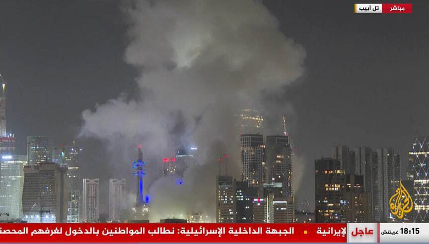 آغاز پاسخ موشکی ایران به اسرائیل / المیادین: ۱۰۰ موشک هایپرسونیک شلیک شده / کانال ۱۲ اسرائیل: تاکنون دو موشک ایرانی به مرکز تل‌آویو اصابت کرده / کانال ۱۳ اسرائیل: آتش‌سوزی در نزدیکی مقر وزارت دفاع در تل‌آویو رخ داده / اسرائیل هیوم: موشک‌ها به ۷ منطقه در مرکز اسرائیل اصابت کردند / ایرنا: موج دوم موشک‌های ایران به سمت اسرائیل شلیک شده و در راهند/ سپاه: «وعده صادق ۳» در شب عید غدیر آغاز شد + عکس و فیلم