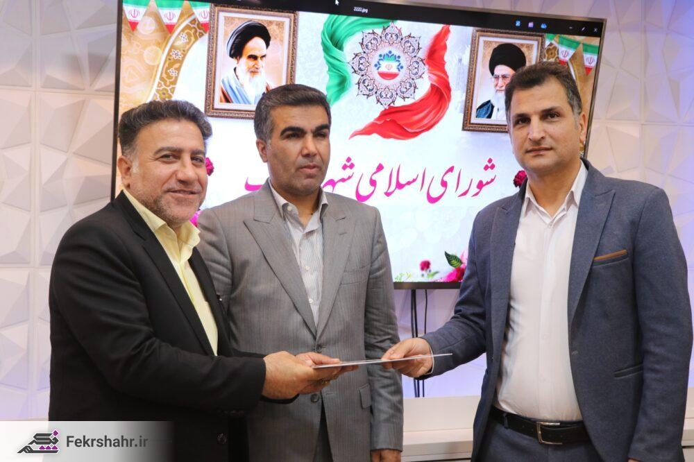 آغاز به کار شهردار جدید خارگ با تنفیذ حکم از طرف شورای شهر + تصاویر