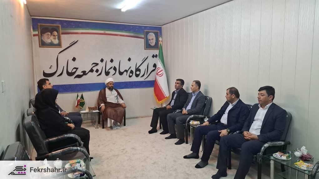 امام جمعه خارگ در دیدار با شهردار و اعضای شورای اسلامی: پرهیز از اختلافات جناحی و تمرکز بر منافع عمومی، رمز موفقیت مدیریت شهری است + تصاویر