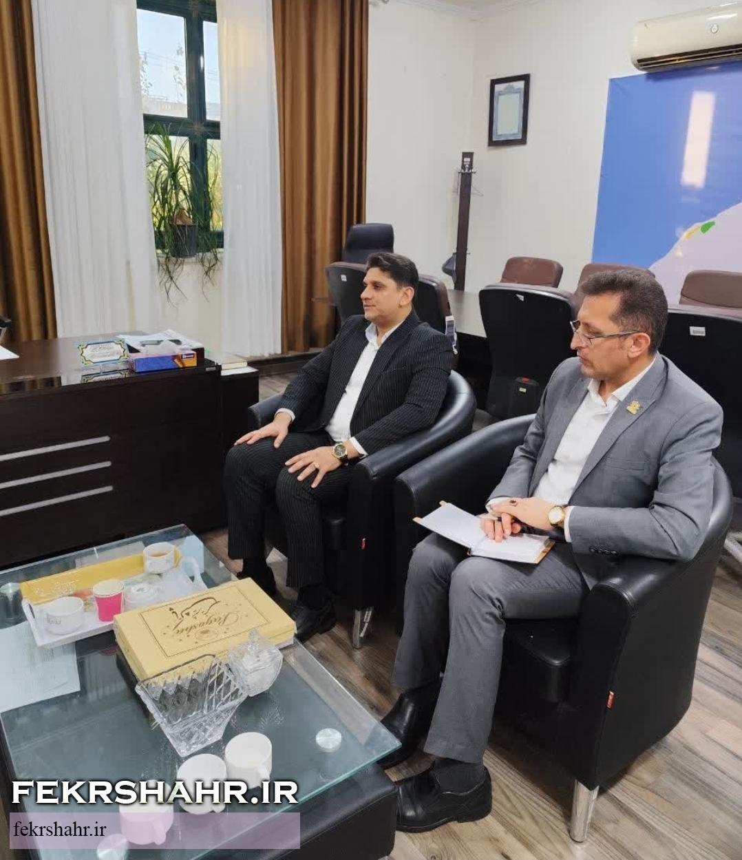 نشست مشترک شهردار و عضو شورای شهر خارگ با معاون عمرانی فرماندار بوشهر