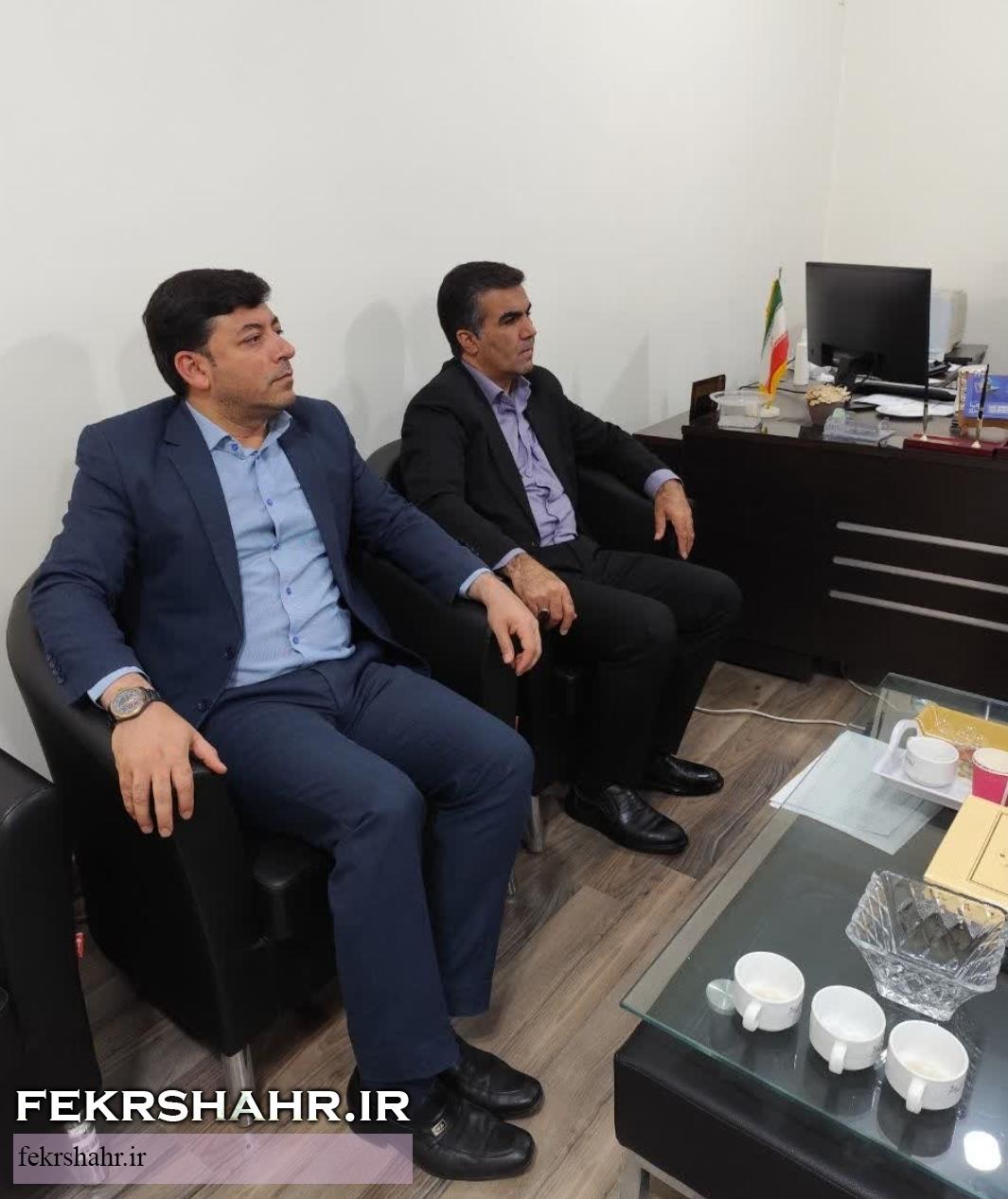 نشست مشترک شهردار و عضو شورای شهر خارگ با معاون عمرانی فرماندار بوشهر