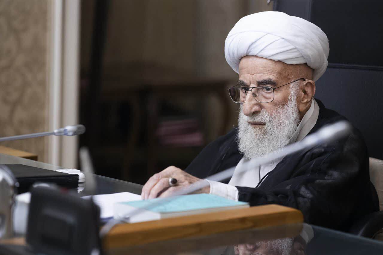 ابقای آیت الله جنتی ۹۹ ساله در سمت دبیر شورای نگهبان + تصاویر