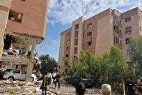 انفجار شدید در یک مجتمع مسکونی در قم با ۷ مصدوم /یک واحد آپارتمانی تخریب شد / نشت گاز عامل انفجار اعلام شد + عکس