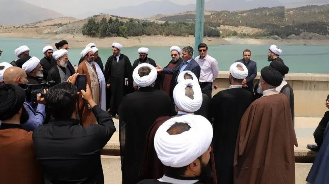 عکس/ نشست چند روحانی در سد لتیان پر بازدید شد