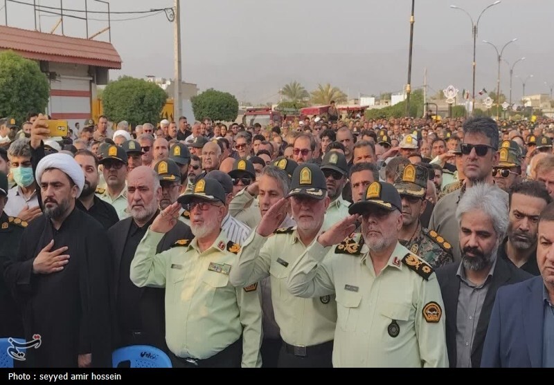 تشییع باشکوه و خاکسپاری شهید حسین احمدی در دشتستان + تصاویر