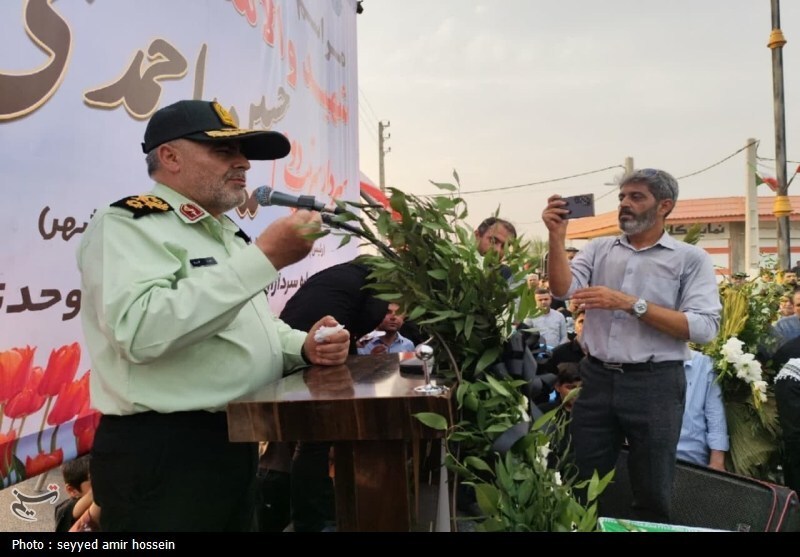 تشییع باشکوه و خاکسپاری شهید حسین احمدی در دشتستان + تصاویر