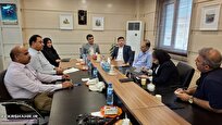 در نشست با خبرنگاران خارگ مطرح شد: حفظ تعامل، همکاری و استفاده از همه ظرفیت‌ها سرلوحه کار شهرداری خارگ است/  پیگیری شورای شهر برای تخصیص کارت نارنجی رنگ به بومی های بیرون از جزیره + تصاویر