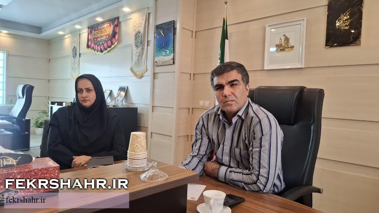 نشست تخصصی بررسی بازآفرینی و بازطراحی میدان امام خمینی(ره) خارگ برگزار شد