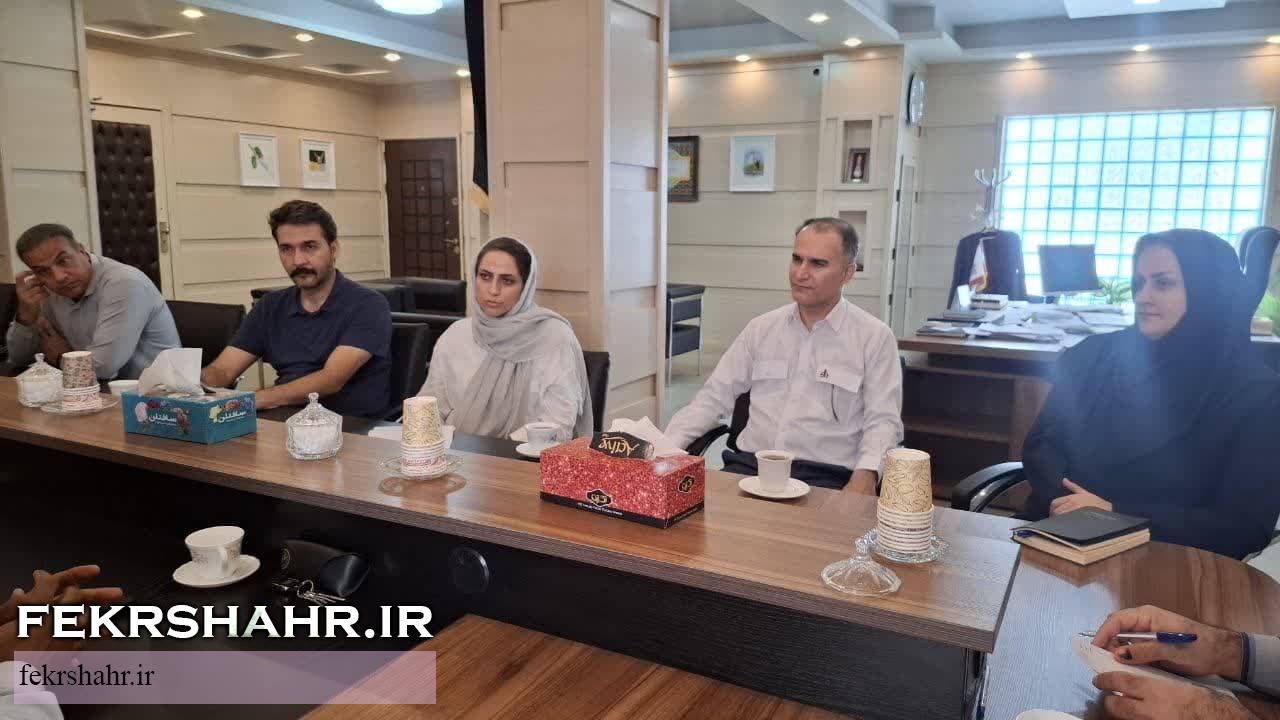 نشست تخصصی بررسی بازآفرینی و بازطراحی میدان امام خمینی(ره) خارگ برگزار شد