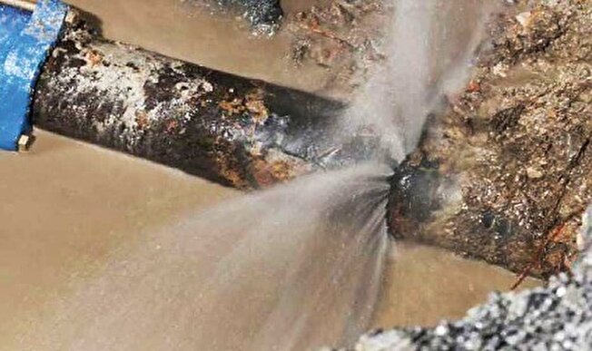 استاندار: هدررفت ۴۰ درصدی آب استان بوشهر در شبکه آبرسانی
