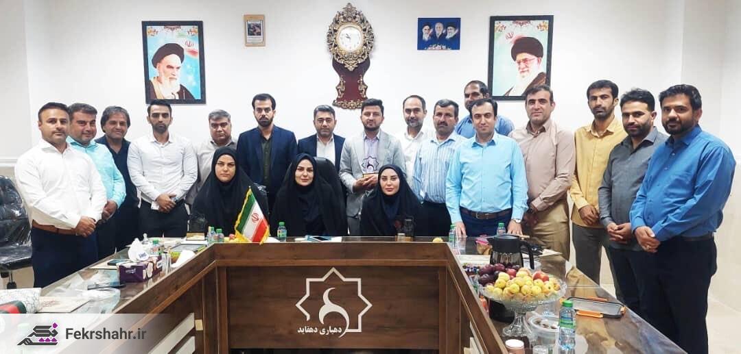 بخشدار مرکزی دشتستان: هر دهیاری که برای پیشرفت، توسعه و آبادانی روستای خود تلاش کند، شایسته‌ی تقدیر است