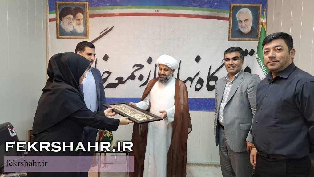 دیدار مدیران شهرداری و اعضای شورای اسلامی شهر خارگ با امام جمعه خارگ به مناسبت گرامیداشت سالروز اقامه اولین نماز جمعه کشور