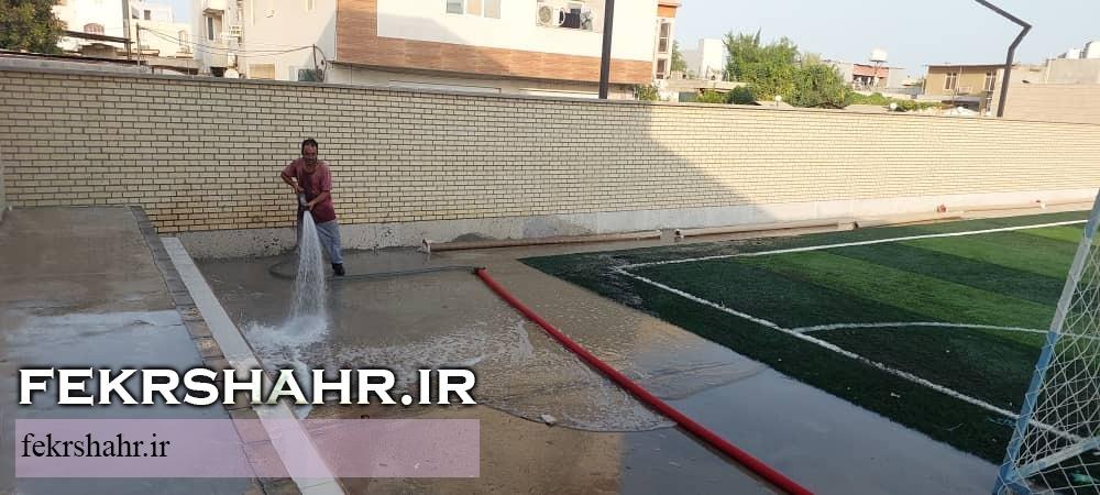 پاکسازی وشستشوی کامل مدارس سطح شهرخارگ در آستانه سال تحصیلی جدید